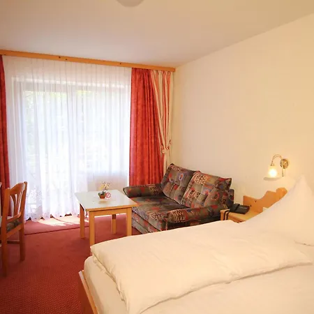 Fleischmann Guest house Roding