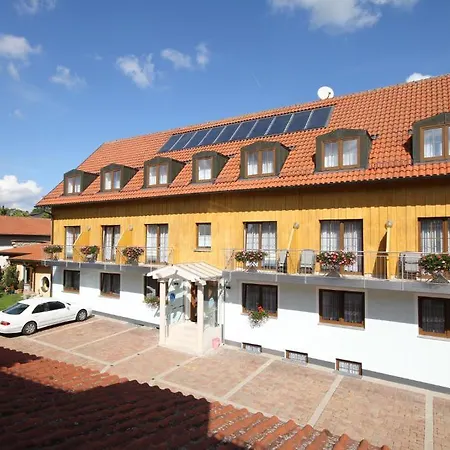 Fleischmann Guest house 3*